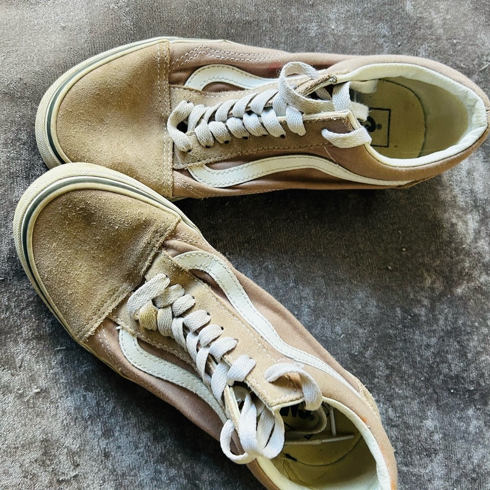 Tan Vans Old Skool M7/W8.5. Pre worn, but in great shape.